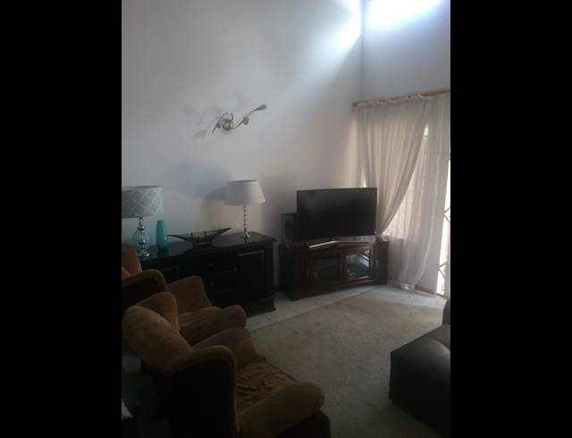 3 BEDROOM TOWNHOUSE RENTED IN GARSFONTEIN